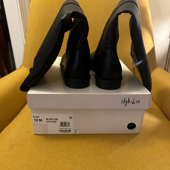 Black boots - Picture 1 of 3